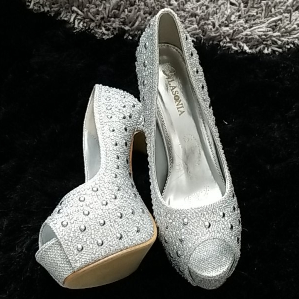 High heels shoes
